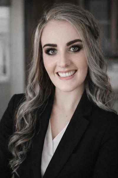 Stella de Bruyn, estate agent