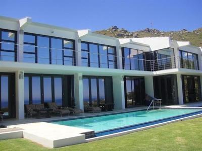 Townhouse For Sale in Llandudno, Cape Town
