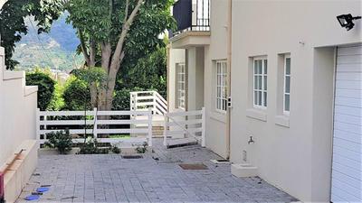Apartment / Flat For Sale in Scott Estate, Hout Bay